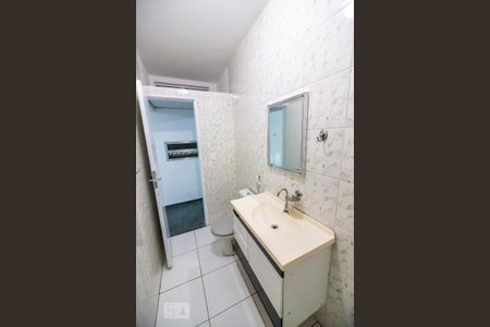 Banheiro Social de casa para alugar com 1 quarto, 100m² em Jardim Dracena, São Paulo