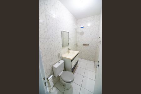 Banheiro Social de casa para alugar com 1 quarto, 100m² em Jardim Dracena, São Paulo