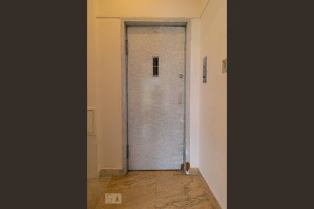 Apartamento para alugar com 70m², 2 quartos e 1 vaga Apartamento para alugar com 70m², 2 quartos e 1 vagaHall de Entrada