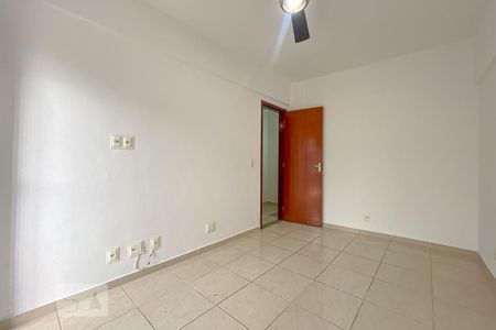 Quarto 1 de casa à venda com 2 quartos, 56m² em Irajá, Rio de Janeiro