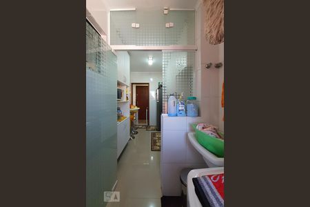 Apartamento à venda com 67m², 3 quartos e 1 vagaÁrea de serviço