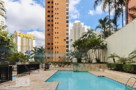 Apartamento para alugar com 128m², 3 quartos e 3 vagas Apartamento para alugar com 128m², 3 quartos e 3 vagasÁrea comum - Piscina