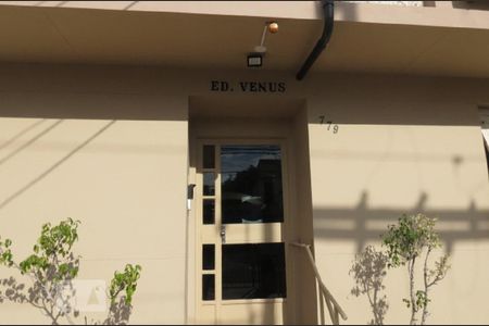 Apartamento para alugar com 76m², 2 quartos e sem vagaFachada