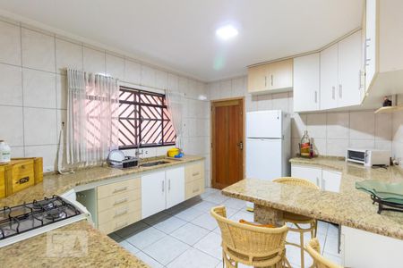 Casa à venda com 102m², 3 quartos e 2 vagasCozinha