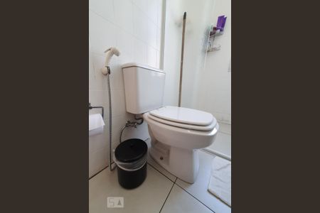 Apartamento à venda com 65m², 2 quartos e sem vaga Apartamento à venda com 65m², 2 quartos e sem vagaBanheiro