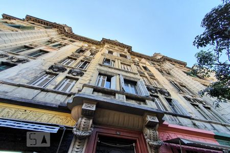 Apartamento à venda com 65m², 2 quartos e sem vaga Apartamento à venda com 65m², 2 quartos e sem vagaFachada