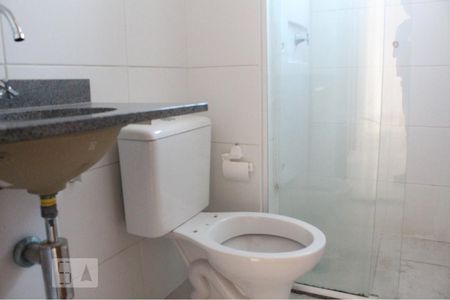 Banheiro de apartamento para alugar com 2 quartos, 47m² em Jardim Colonial, São Paulo