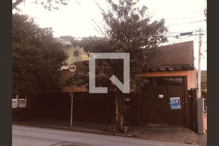 Casa para alugar com 210m², 4 quartos e 5 vagasFachada