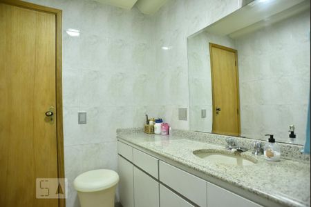 Apartamento à venda com 322m², 4 quartos e 3 vagasBanheiro Social