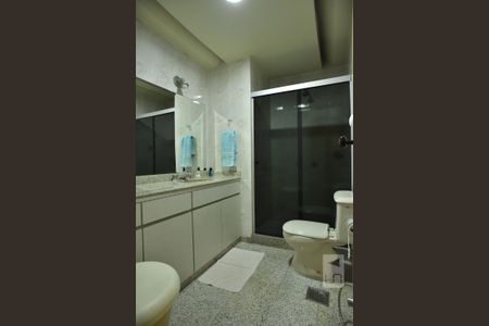 Apartamento à venda com 322m², 4 quartos e 3 vagasBanheiro Social