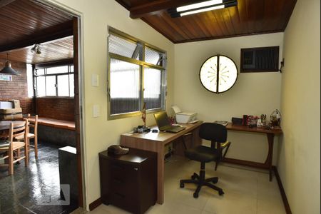 Apartamento à venda com 322m², 4 quartos e 3 vagasEscritório