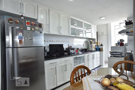 Apartamento à venda com 322m², 4 quartos e 3 vagasCozinha