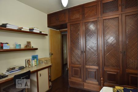 Apartamento à venda com 322m², 4 quartos e 3 vagasQuarto 2
