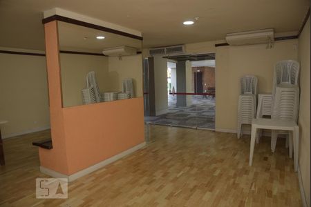 Apartamento à venda com 322m², 4 quartos e 3 vagasÁrea comum - Salão de festas