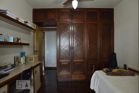 Apartamento à venda com 322m², 4 quartos e 3 vagasQuarto 2