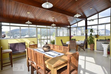 Apartamento à venda com 322m², 4 quartos e 3 vagasSalão