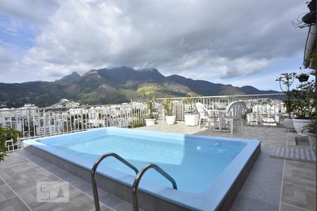 Apartamento à venda com 322m², 4 quartos e 3 vagasPiscina