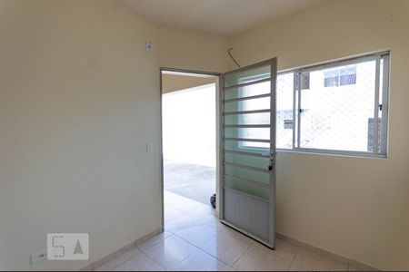 Sala de apartamento para alugar com 1 quarto, 36m² em Novo Mundo, Curitiba
