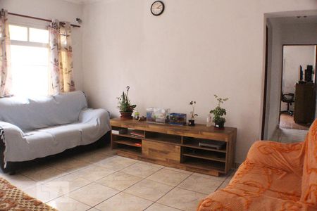 Casa à venda com 140m², 4 quartos e 3 vagasSala