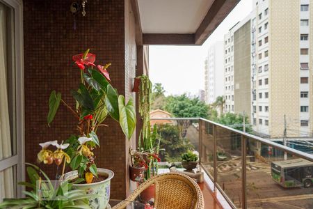 Apartamento à venda com 137m², 3 quartos e 2 vagas Apartamento à venda com 137m², 3 quartos e 2 vagasVaranda