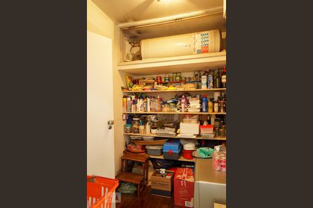 Apartamento à venda com 137m², 3 quartos e 2 vagas Apartamento à venda com 137m², 3 quartos e 2 vagasDespensa