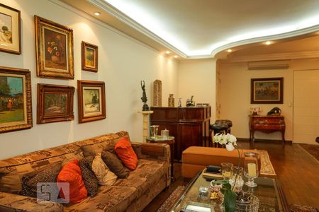 Apartamento à venda com 137m², 3 quartos e 2 vagas Apartamento à venda com 137m², 3 quartos e 2 vagasSala