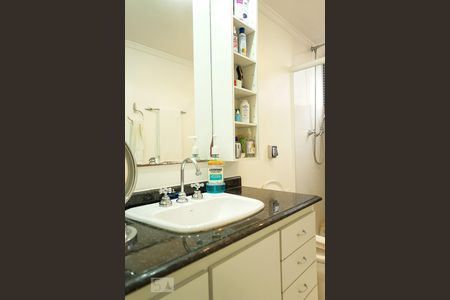 Apartamento à venda com 137m², 3 quartos e 2 vagas Apartamento à venda com 137m², 3 quartos e 2 vagasBanheiro da Suíte