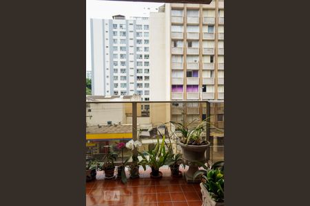 Apartamento à venda com 137m², 3 quartos e 2 vagas Apartamento à venda com 137m², 3 quartos e 2 vagasVaranda