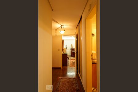 Apartamento à venda com 137m², 3 quartos e 2 vagas Apartamento à venda com 137m², 3 quartos e 2 vagasCorredor