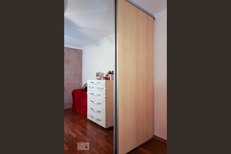 Apartamento à venda com 137m², 3 quartos e 2 vagas Apartamento à venda com 137m², 3 quartos e 2 vagasQuarto 2