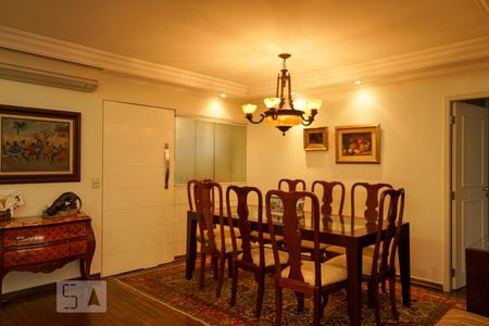 Apartamento à venda com 137m², 3 quartos e 2 vagas Apartamento à venda com 137m², 3 quartos e 2 vagasSala