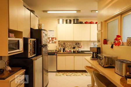 Apartamento à venda com 137m², 3 quartos e 2 vagas Apartamento à venda com 137m², 3 quartos e 2 vagasCozinha