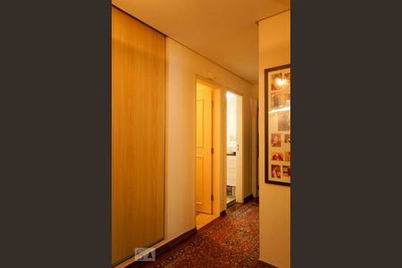 Apartamento à venda com 137m², 3 quartos e 2 vagas Apartamento à venda com 137m², 3 quartos e 2 vagasCorredor