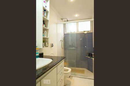 Apartamento à venda com 137m², 3 quartos e 2 vagas Apartamento à venda com 137m², 3 quartos e 2 vagasBanheiro da Suíte