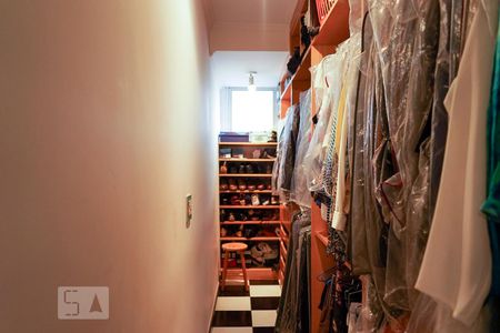 Apartamento à venda com 137m², 3 quartos e 2 vagas Apartamento à venda com 137m², 3 quartos e 2 vagasSuíte