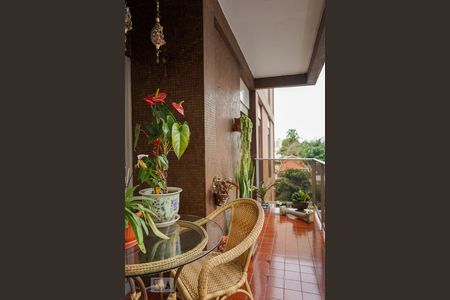 Apartamento à venda com 137m², 3 quartos e 2 vagas Apartamento à venda com 137m², 3 quartos e 2 vagasVaranda