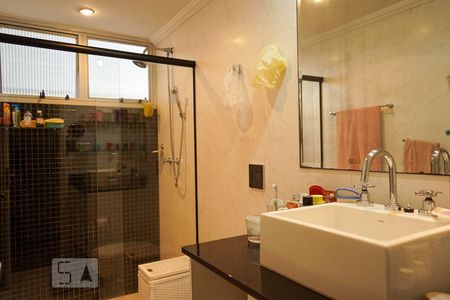 Apartamento à venda com 137m², 3 quartos e 2 vagas Apartamento à venda com 137m², 3 quartos e 2 vagasBanheiro 2