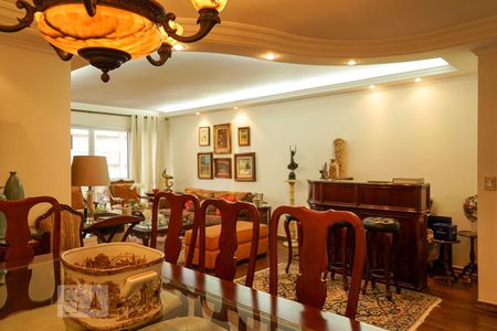 Apartamento à venda com 137m², 3 quartos e 2 vagas Apartamento à venda com 137m², 3 quartos e 2 vagasSala