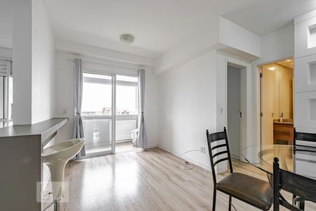 Sala de apartamento para alugar com 1 quarto, 71m² em Centro, Curitiba