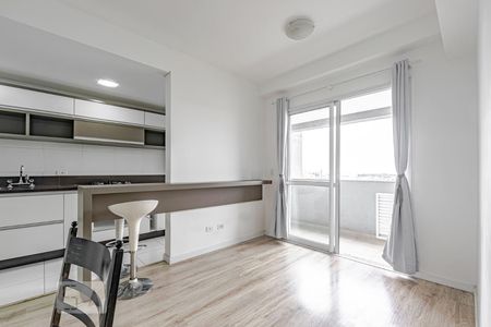 Sala de apartamento para alugar com 1 quarto, 71m² em Centro, Curitiba