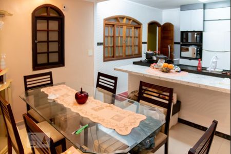 Casa à venda com 210m², 3 quartos e 2 vagasCozinha