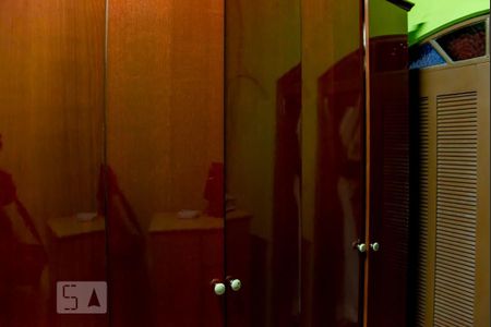 Casa à venda com 210m², 3 quartos e 2 vagasCloset