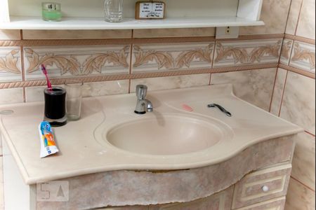 Casa à venda com 210m², 3 quartos e 2 vagasBanheiro da Suíte