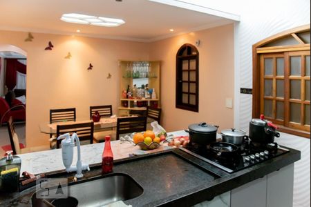 Casa à venda com 210m², 3 quartos e 2 vagasCozinha