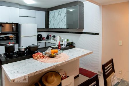 Casa à venda com 210m², 3 quartos e 2 vagasCozinha