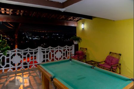 Casa à venda com 210m², 3 quartos e 2 vagasVaranda