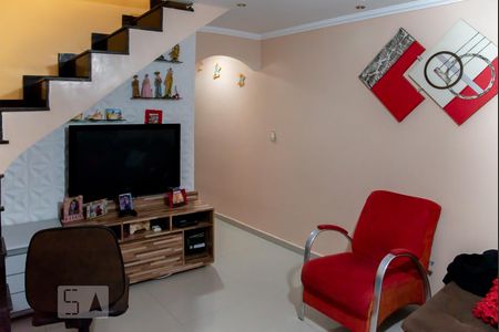 Sala de casa para alugar com 3 quartos, 210m² em Vila Carmosina, São Paulo
