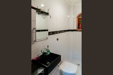 Casa à venda com 210m², 3 quartos e 2 vagasBanheiro 3