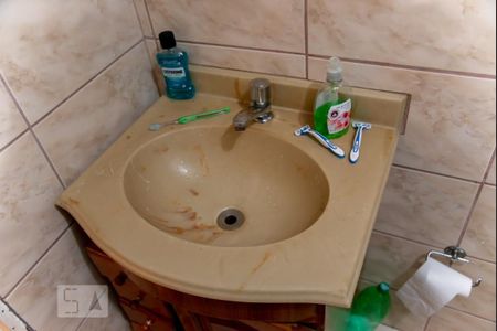 Casa à venda com 210m², 3 quartos e 2 vagasBanheiro 2