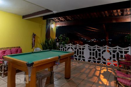 Casa à venda com 210m², 3 quartos e 2 vagasVaranda